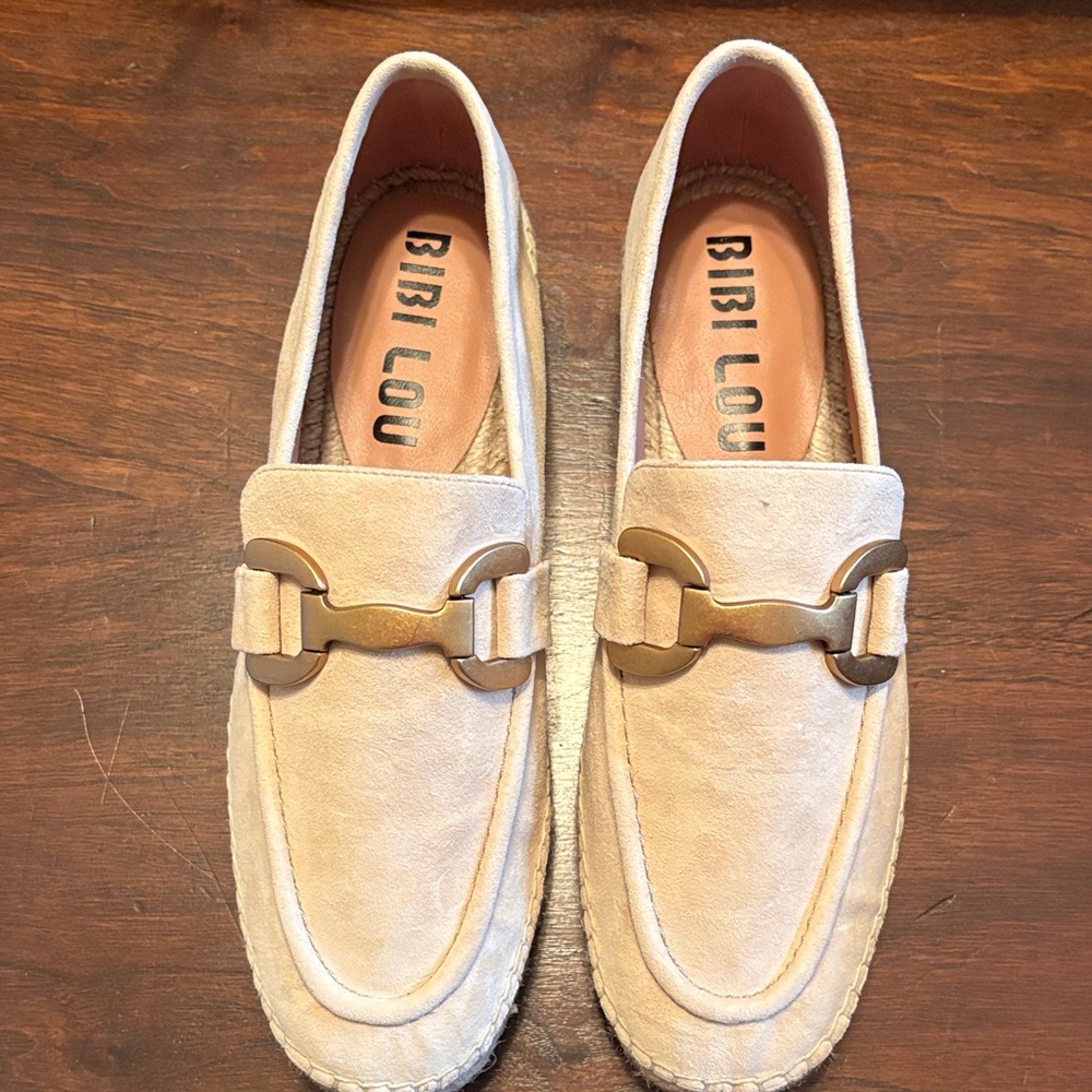 Bibi Lou Beige Suede Slip-On Espadrille Loafers RN 148883 Size 39 (8-8.5)
